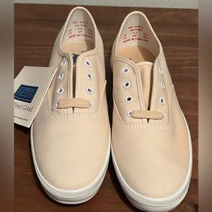 Nwt  vintage Keds beige size 7 1/2